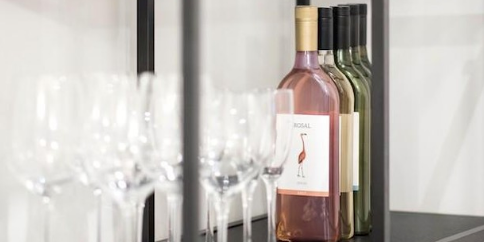 Gaaf: deze nieuwe wijnfles past gewoon door de brievenbus