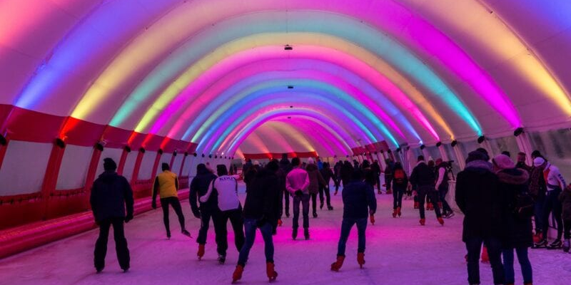 Ga dit weekend naar de silent disco schaatsen in Rotterdam