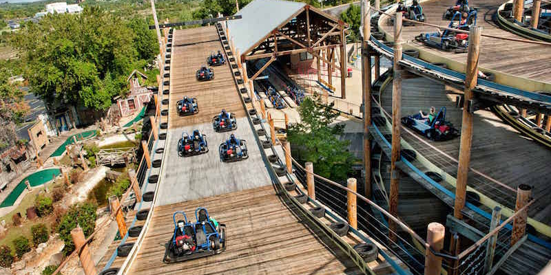 Leuke activiteit voor jullie vriendinnenweekend: Real life Mario Kart