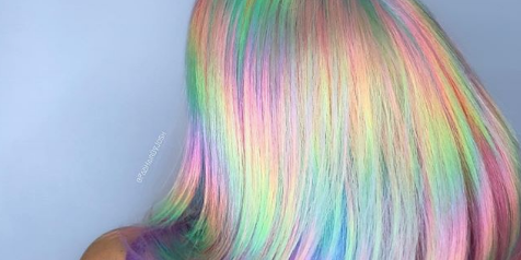 Nieuwe haartrend: Holographic Rainbow Hair