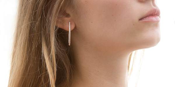 Met deze zilveren oorringen maak je jouw ear party pas echt compleet