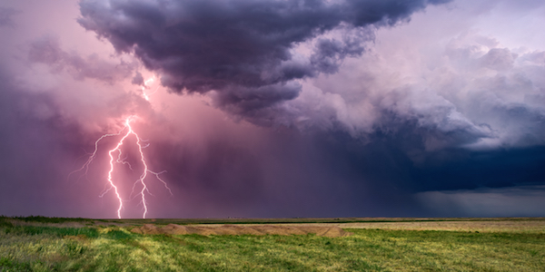 Eng: Ga nooit douchen tijdens onweer 