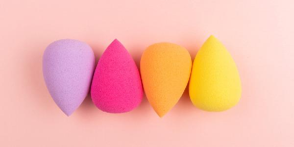 Zo weet je wanneer jouw beautyblender aan vervanging toe is