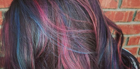 Nieuwe haartrend 2021: kleurrijke highlights