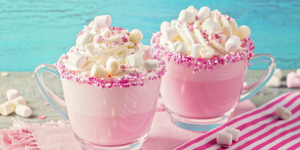 Roze warme chocolademelk: perfect voor Valentijnsdag
