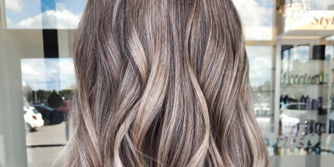 Nieuwste haartrend 2021: Blended grey
