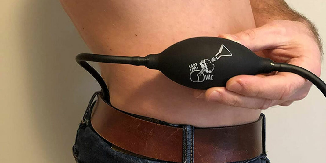 Deze FartVac scheetstofzuiger zuigt alle vieze geurtjes op