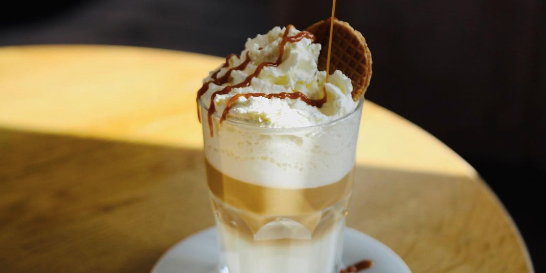 Mmm... Zo maak je je eigen stroopwafel latte