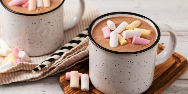 Wow! Zoveel stappen moet je zetten om je chocolademelk met slagroom kwijt te raken 