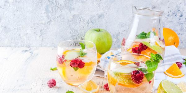 Perfecte drankje voor zomer 2022: Witte Sangria