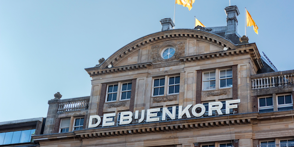 O NEE! De Bijenkorf medewerkers gaan staken op Black Friday