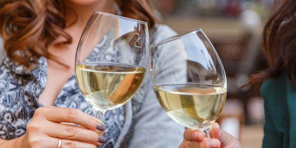 Wie had dat gedacht? Eén glas wijn is net zo gezond als een uur sporten