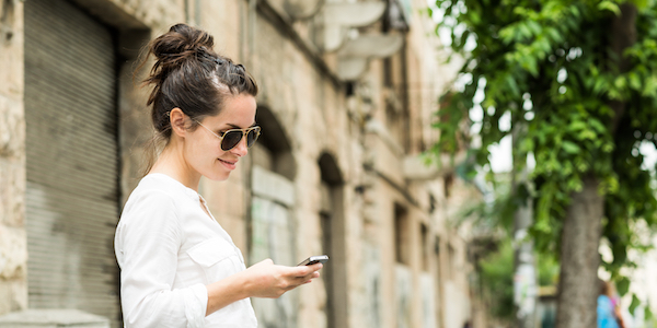 O NO! Door het gebruik van je mobiele telefoon krijg je sneller rimpels