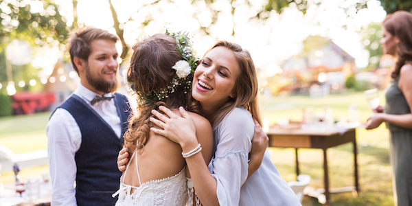 Wat draag je tijdens een bruiloft als vrouwelijke gast?