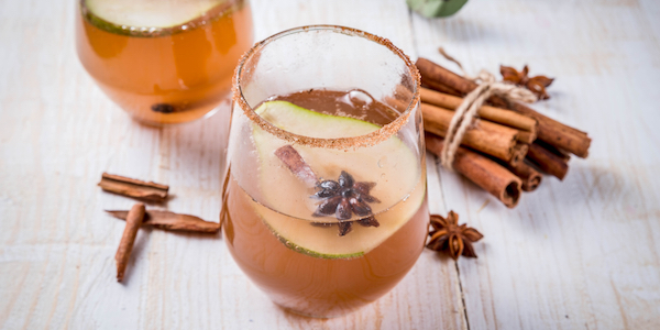 Heerlijk herfstig recept: Witte glühwein met peer en kaneel 