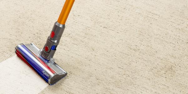 Op zoek naar een goede dupe van de Dyson steelstofzuiger? Dít is de budget variant