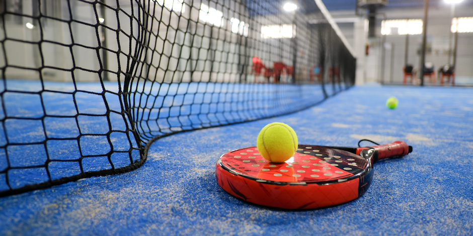 Padel: de nieuwste sporttrend van zomer 2024