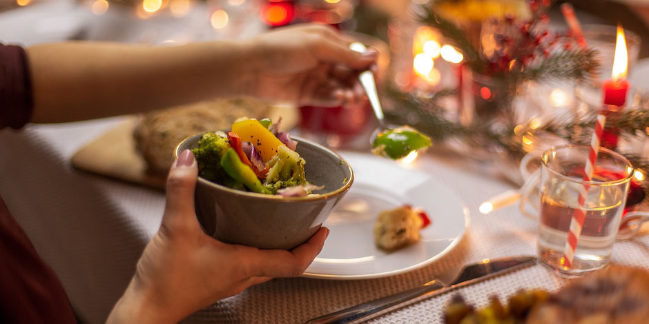 Te veel gegeten tijdens de kerstdagen? Zo is jouw buik in no time weer plat 