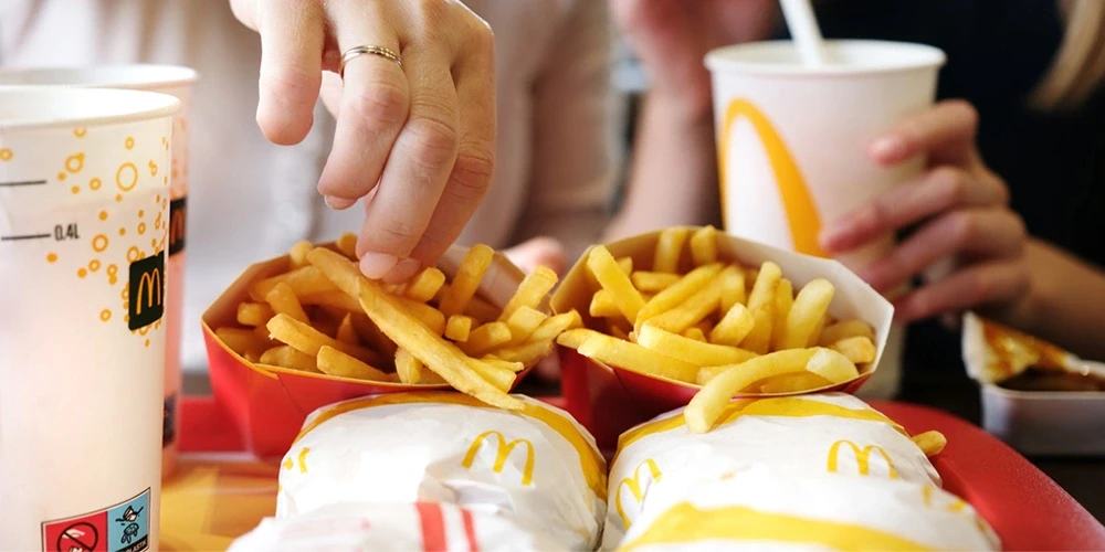 Altijd trek in McDonalds of een kapsalon na alcohol? Dit is de reden!