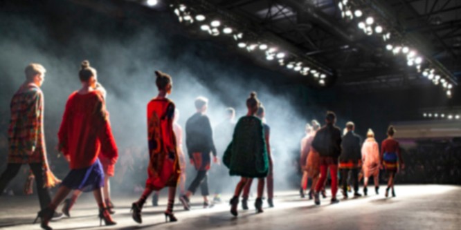 Hilarisch: met deze schoenen wil jij niet gezien worden!