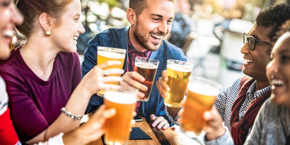 Zo maak je deze simpele en allesbehalve suffe kerstkaarten zelf