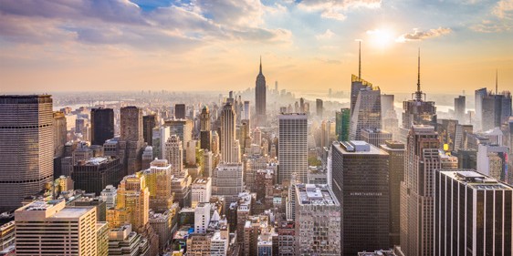 Kylie Jenner is jarig: check hier haar beautytransformatie 